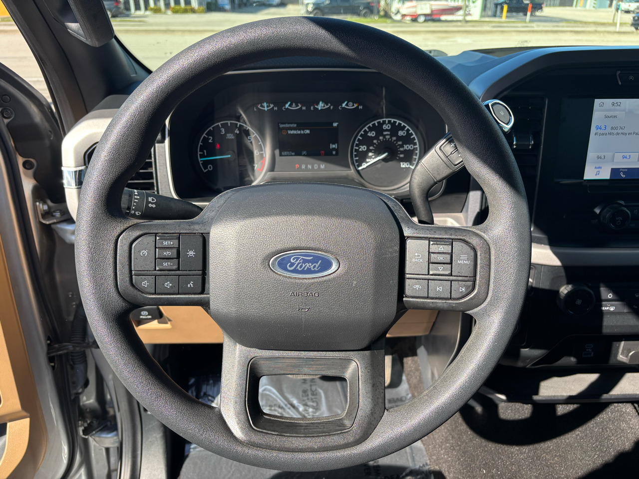 2023 Ford F-150 Lariat photo 3