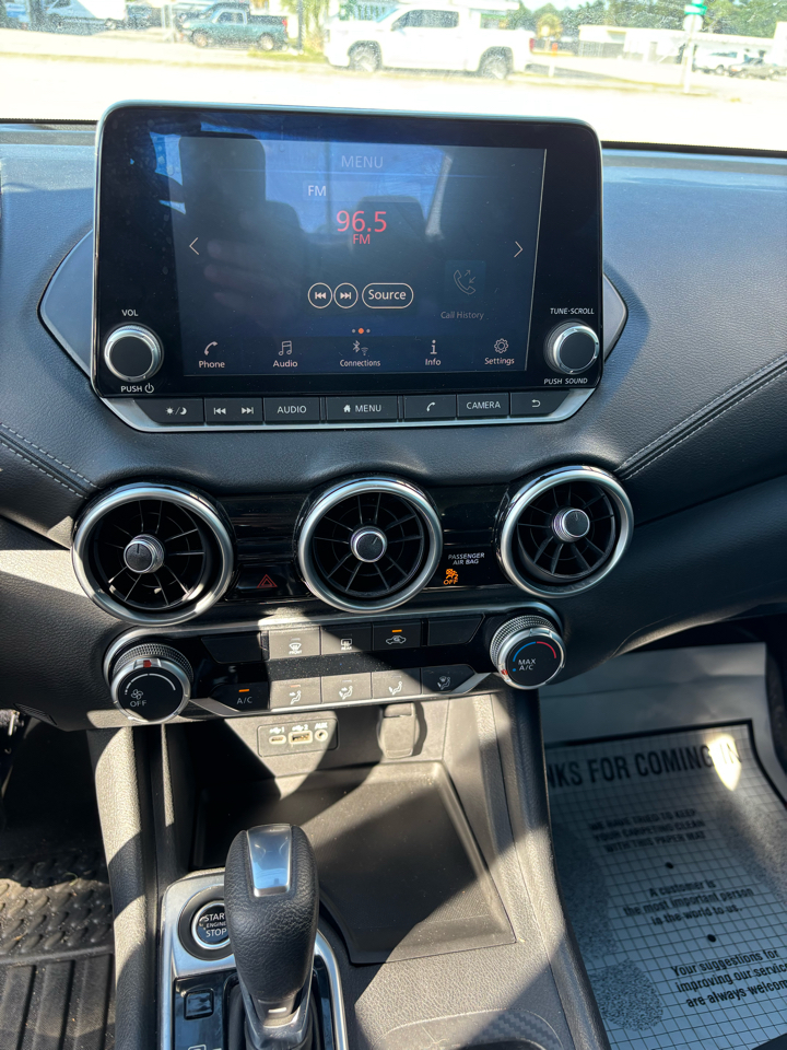 2022 Nissan Sentra SV photo 2