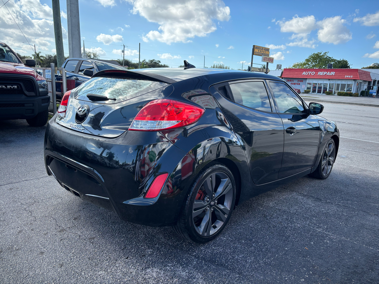 Hyundai Veloster Base 6MT 2016