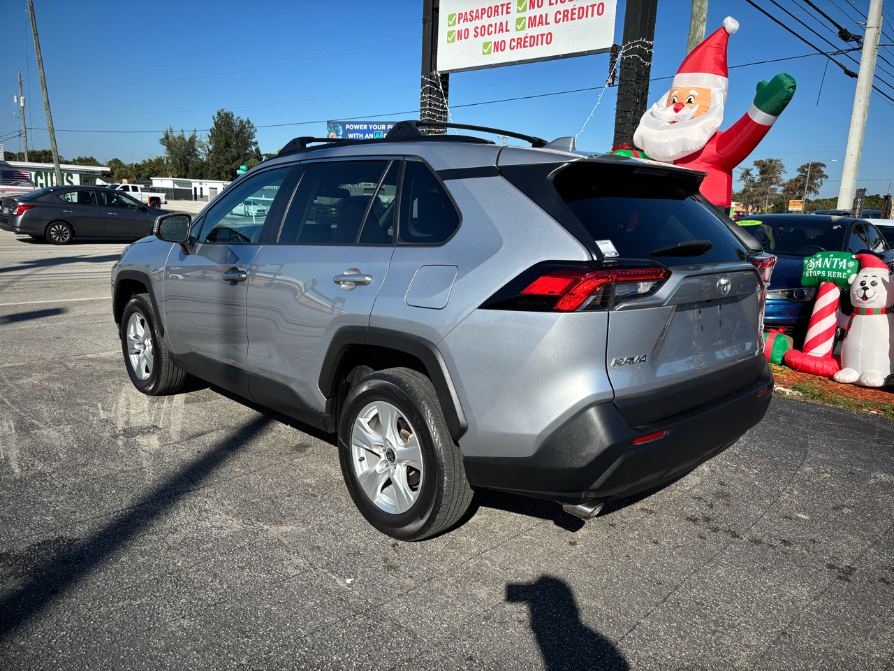 Toyota RAV4 XLE 2021