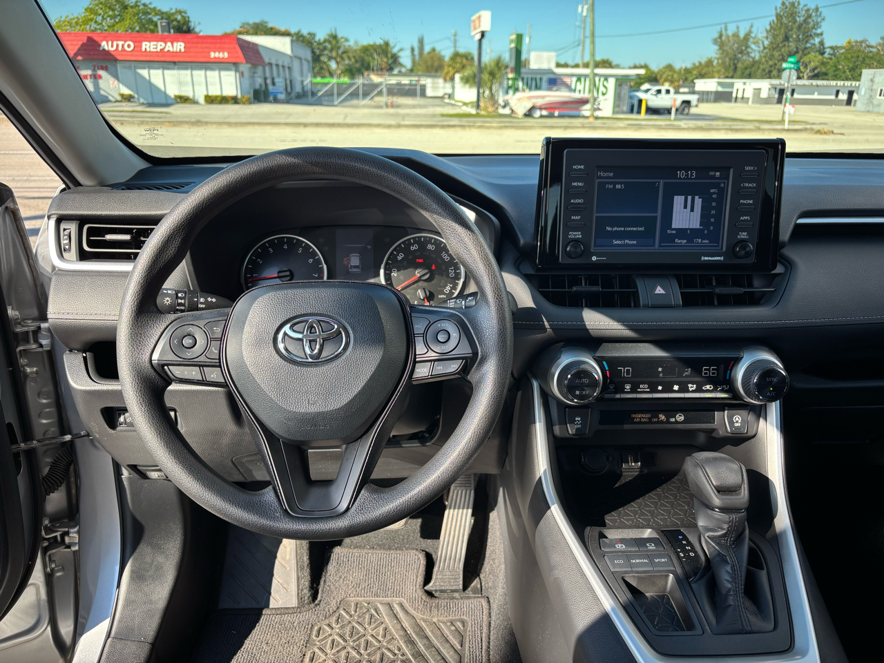 Toyota RAV4 XLE 2021