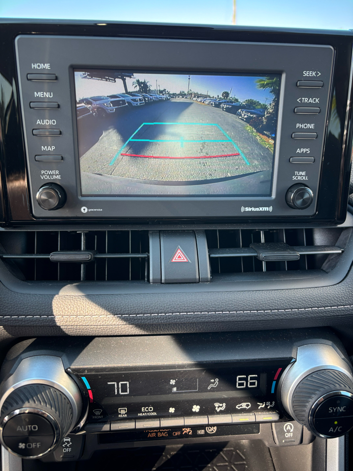 Toyota RAV4 XLE 2021