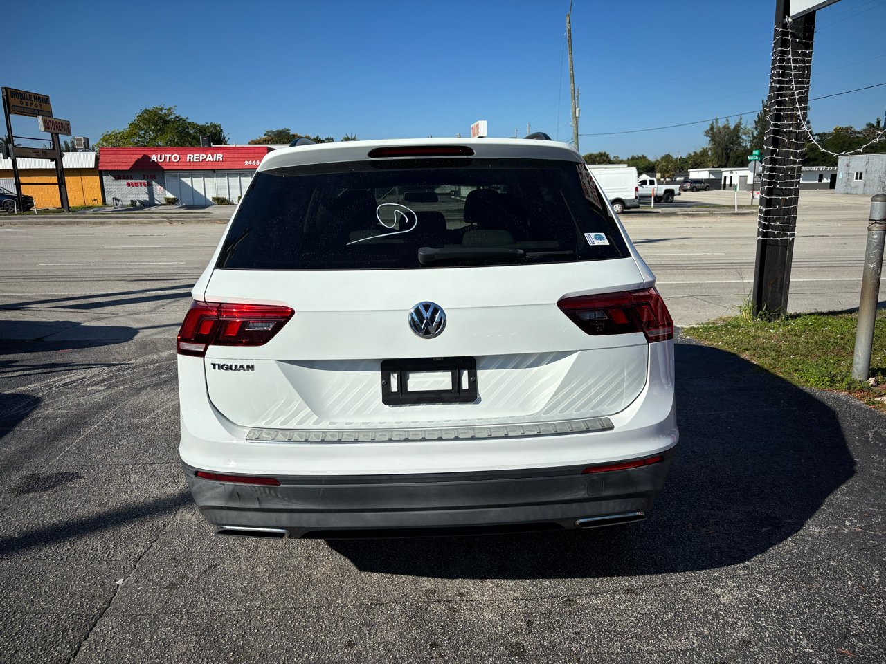 Volkswagen Tiguan S 2019