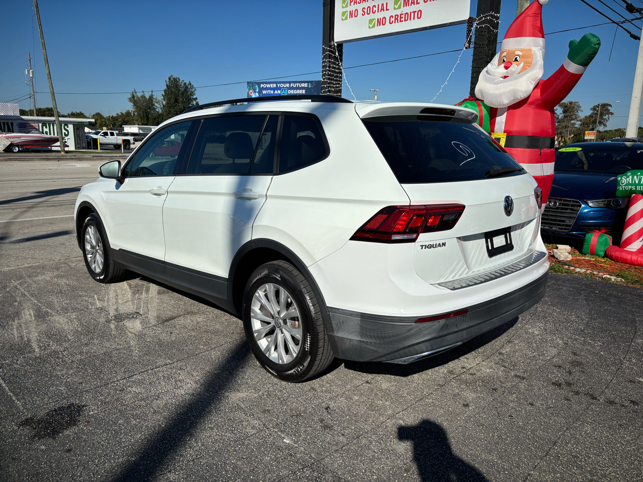 Volkswagen Tiguan S 2019