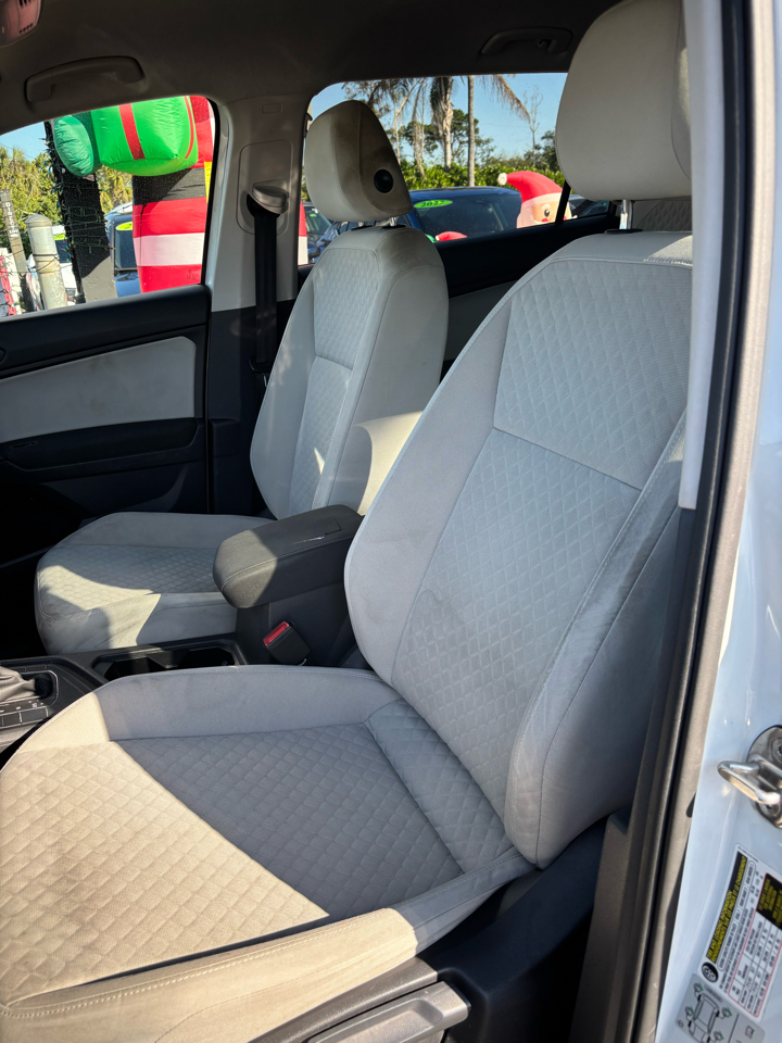 Volkswagen Tiguan S 2019