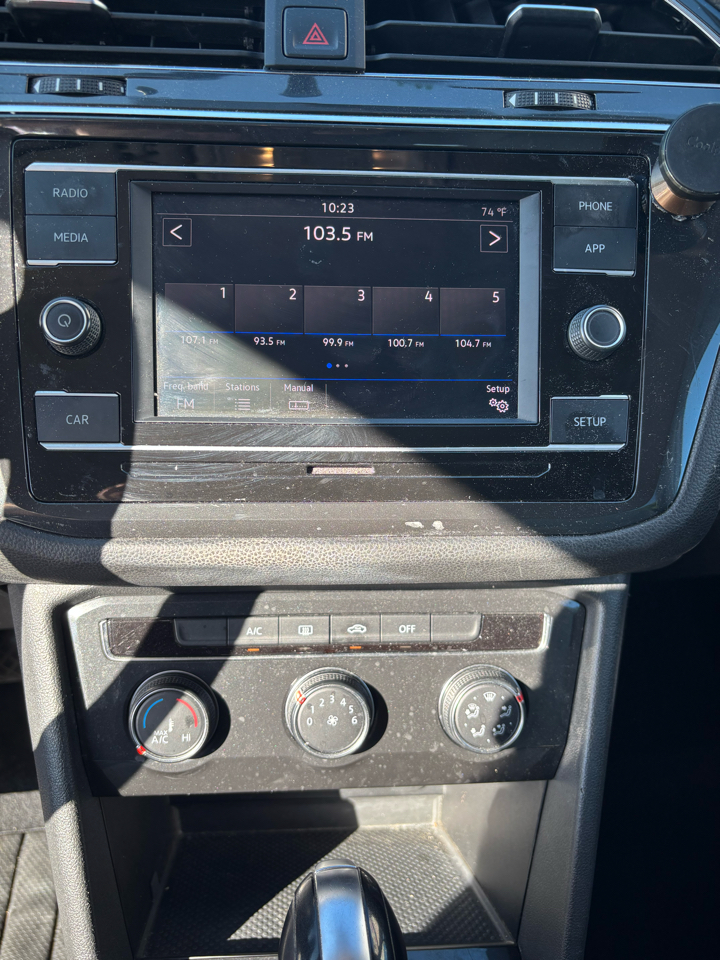 Volkswagen Tiguan S 2019