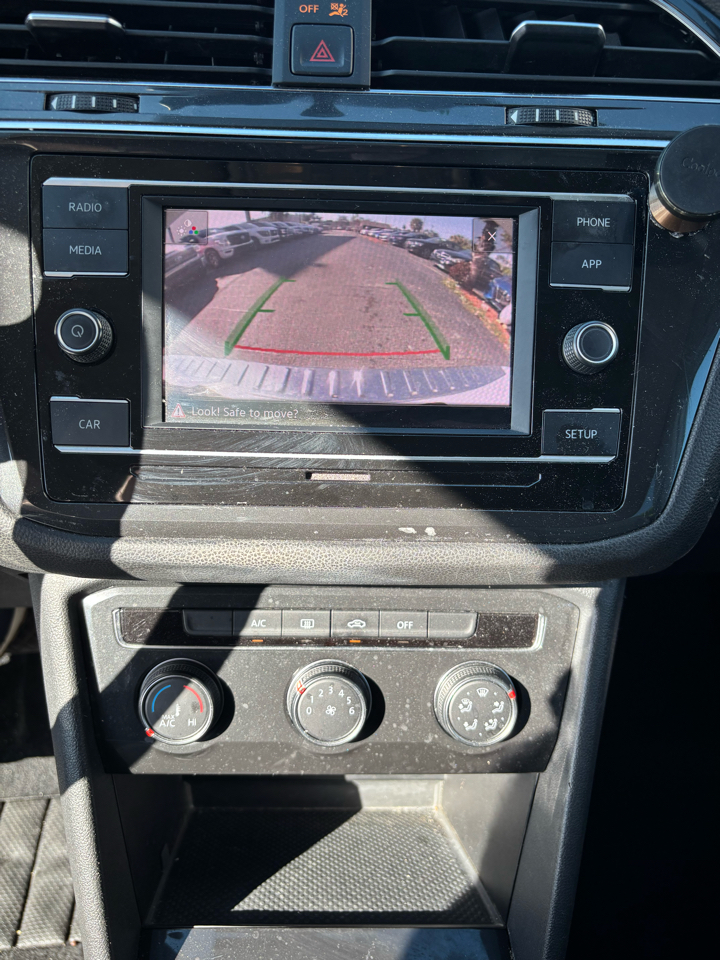 Volkswagen Tiguan S 2019