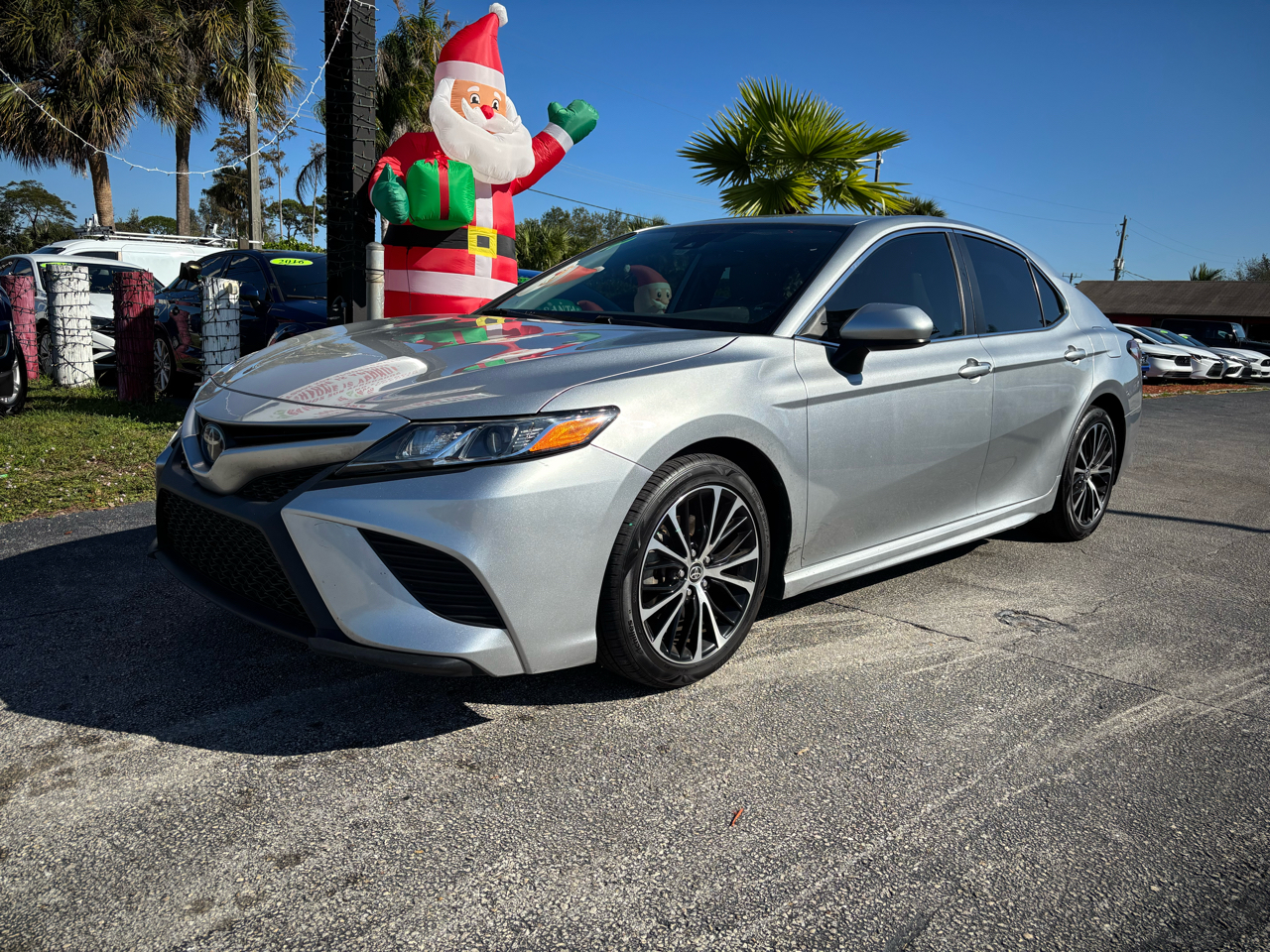 Toyota Camry SE 2020