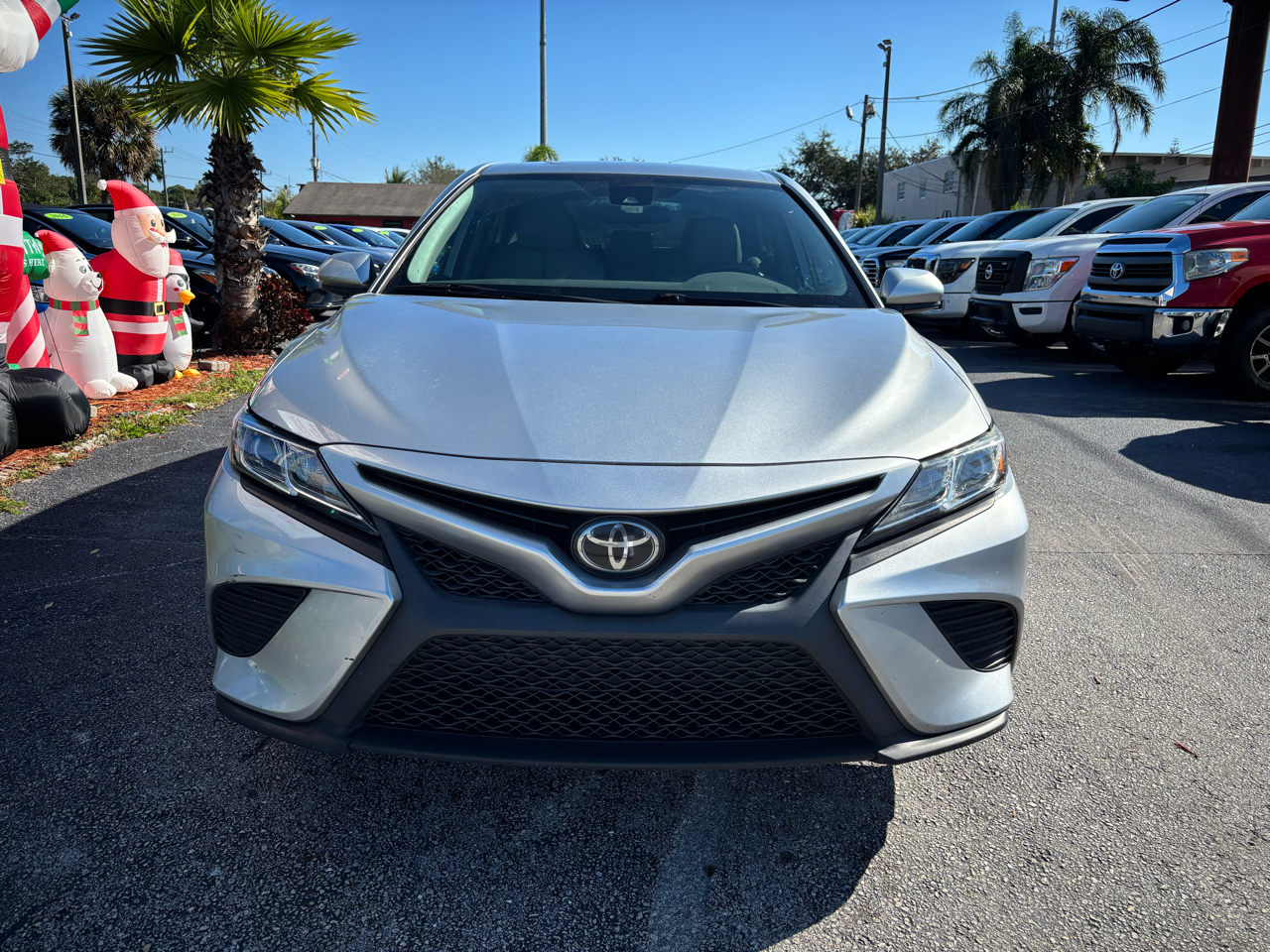 Toyota Camry SE 2020