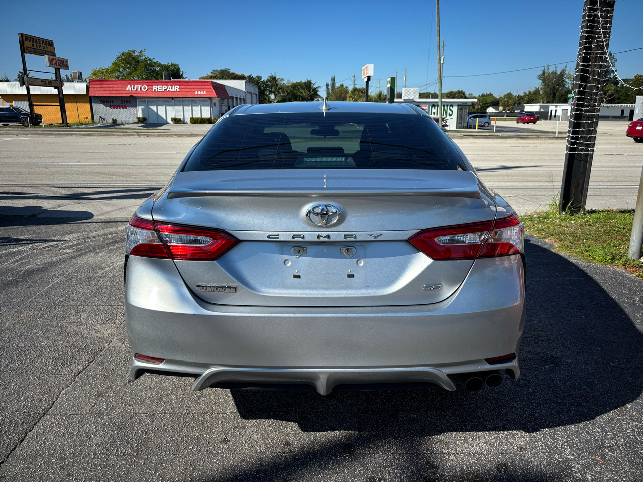 Toyota Camry SE 2020
