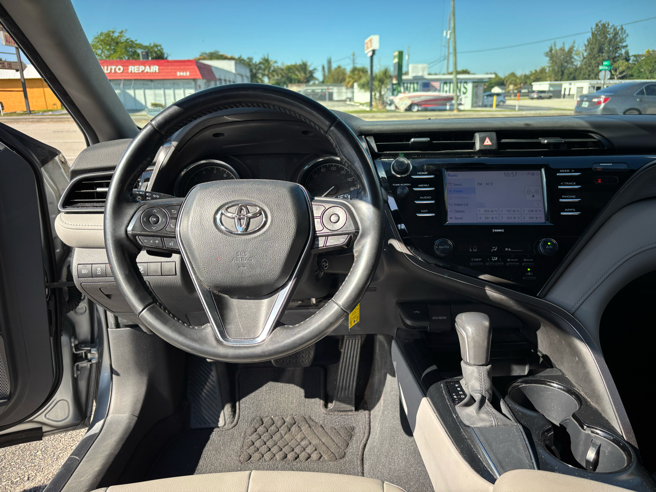 Toyota Camry SE 2020