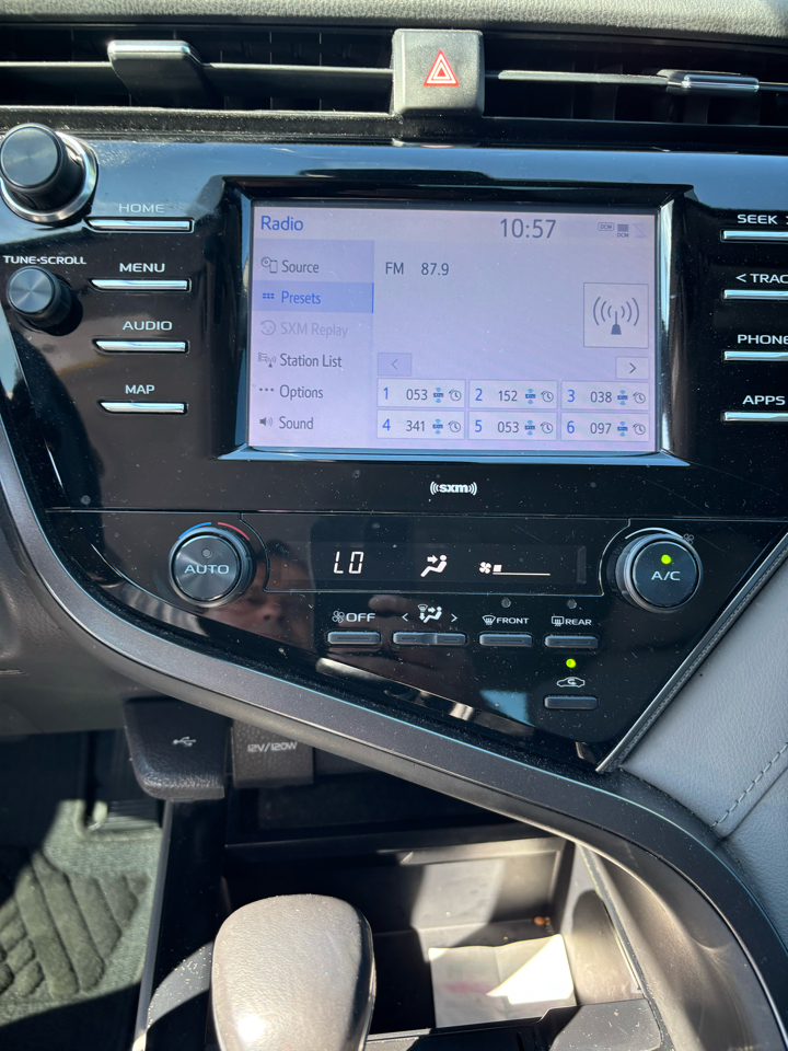 Toyota Camry SE 2020