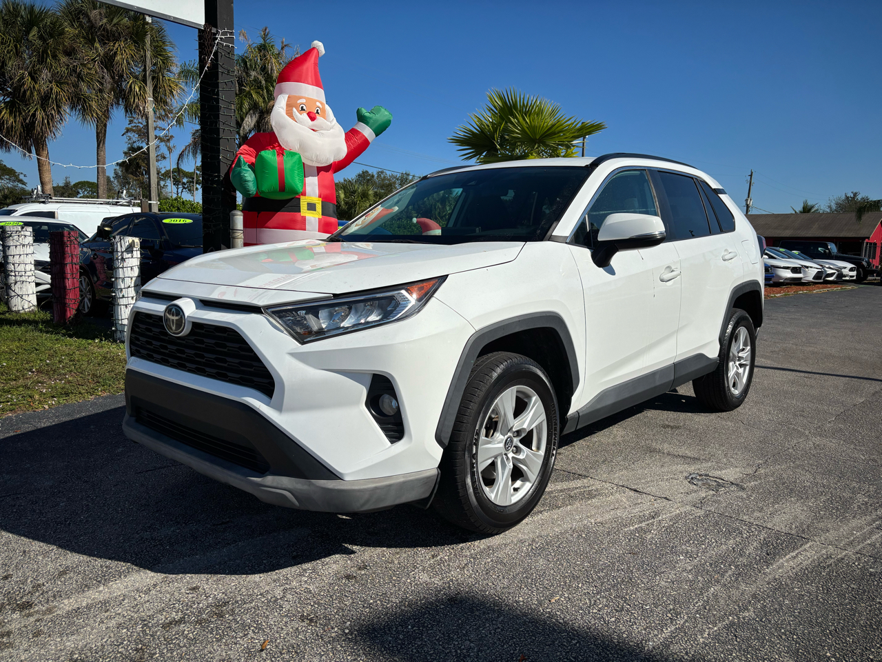 Toyota RAV4 XLE 2021
