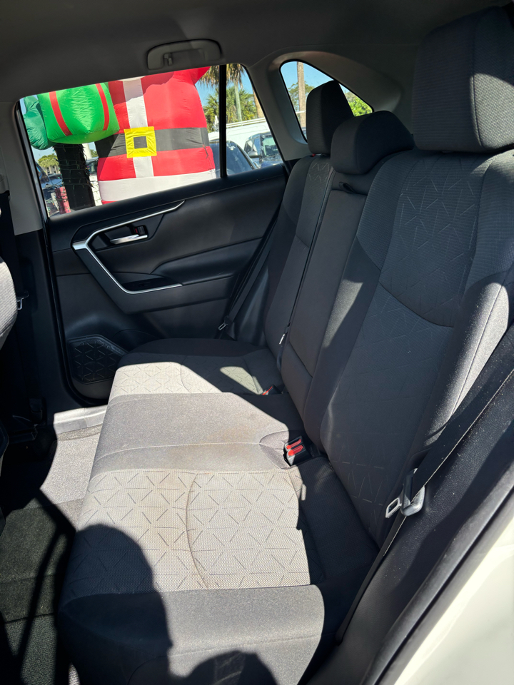 Toyota RAV4 XLE 2021