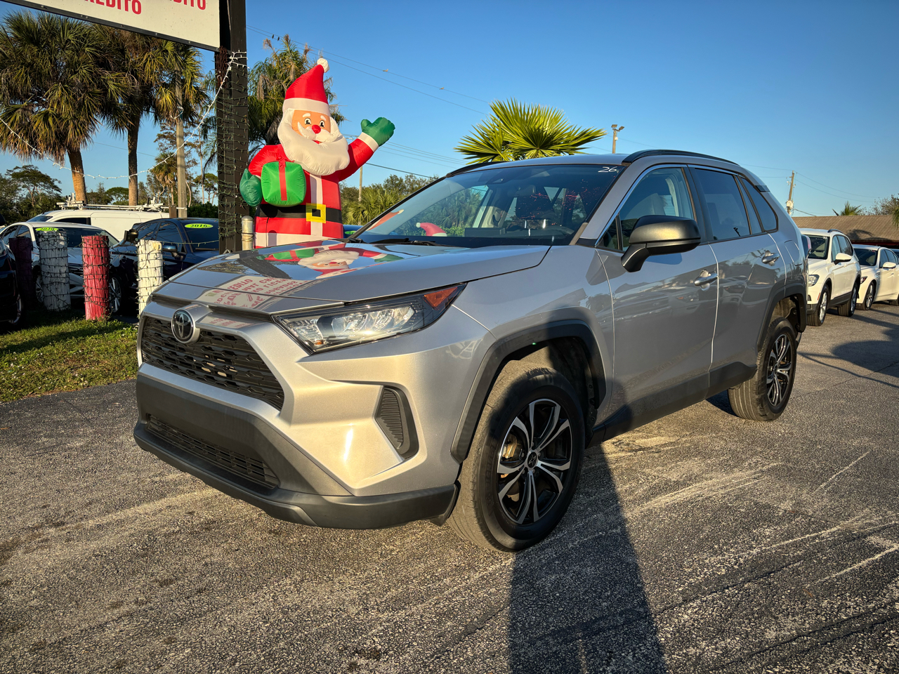 Toyota RAV4 LE 2021
