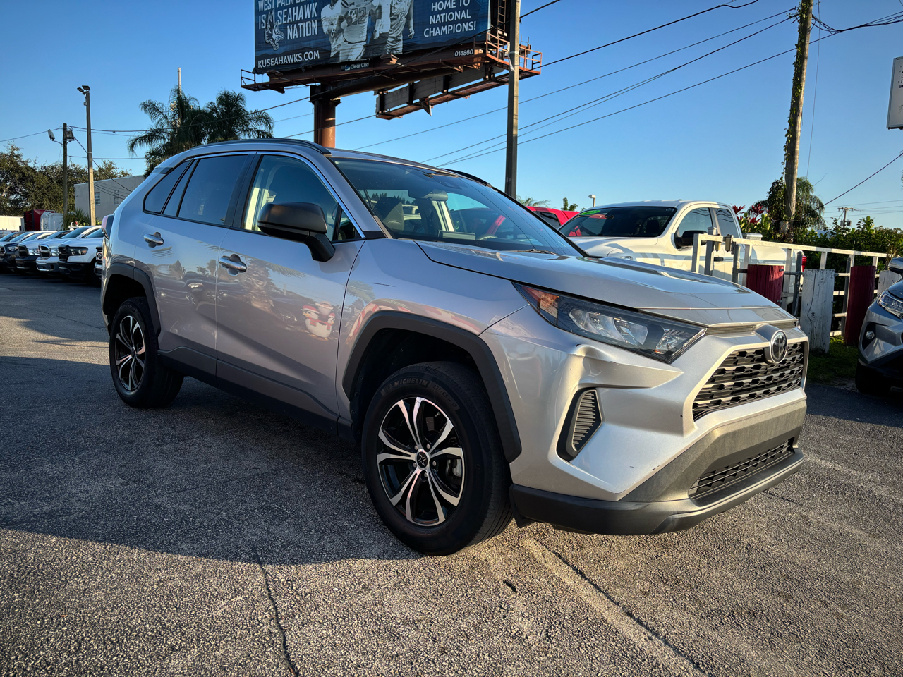 Toyota RAV4 LE 2021