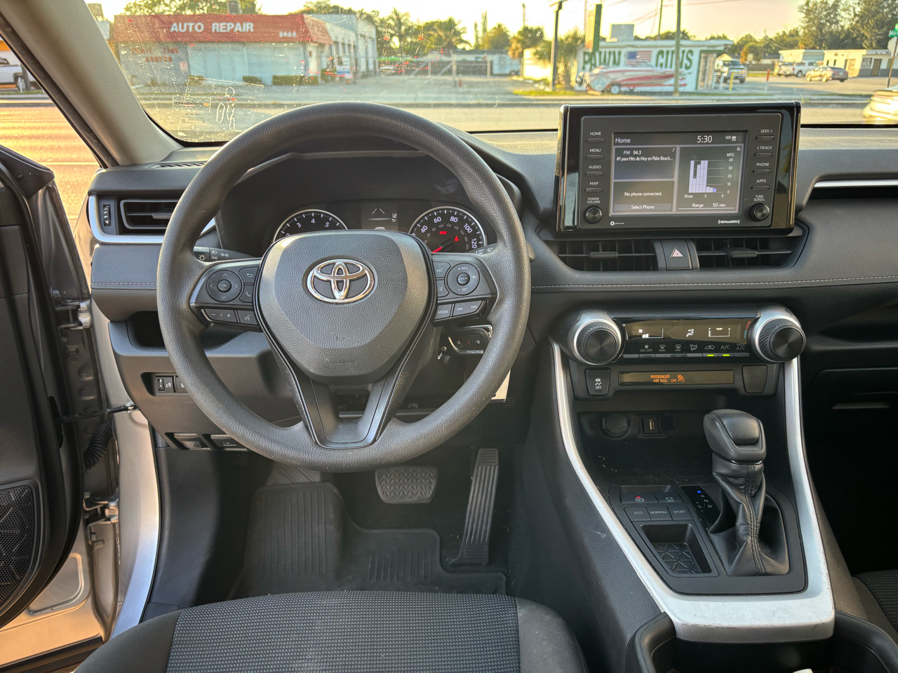 Toyota RAV4 LE 2021
