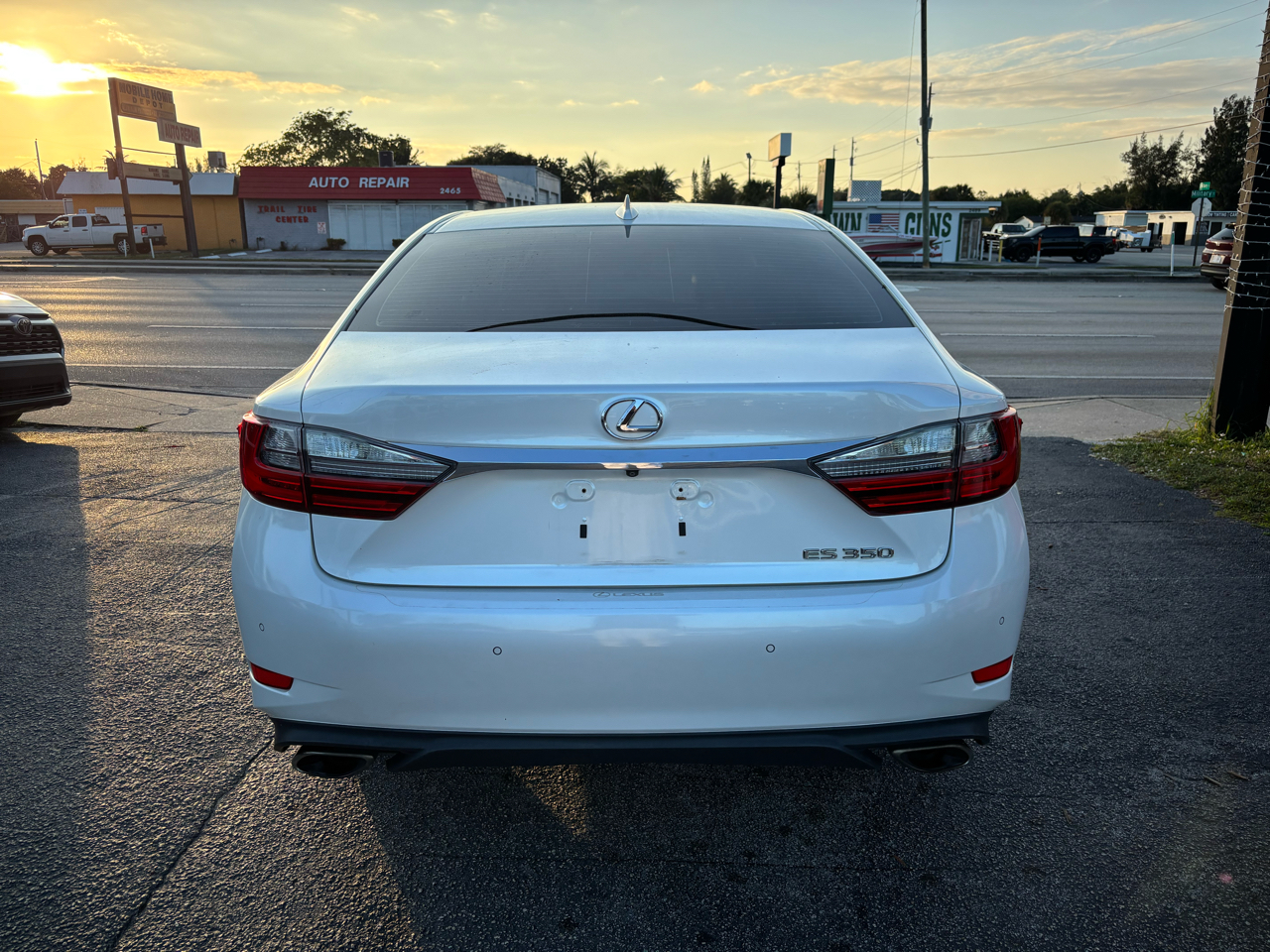 Lexus ES 350 Sedan 2016