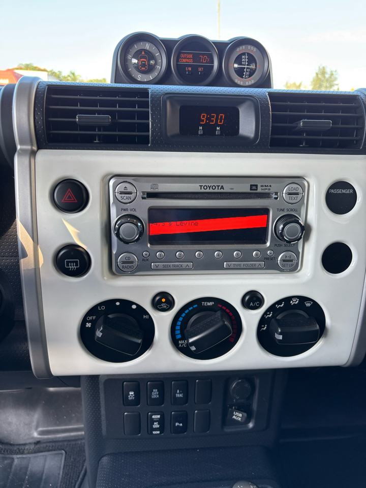 Toyota FJ Cruiser 4WD MT 2014