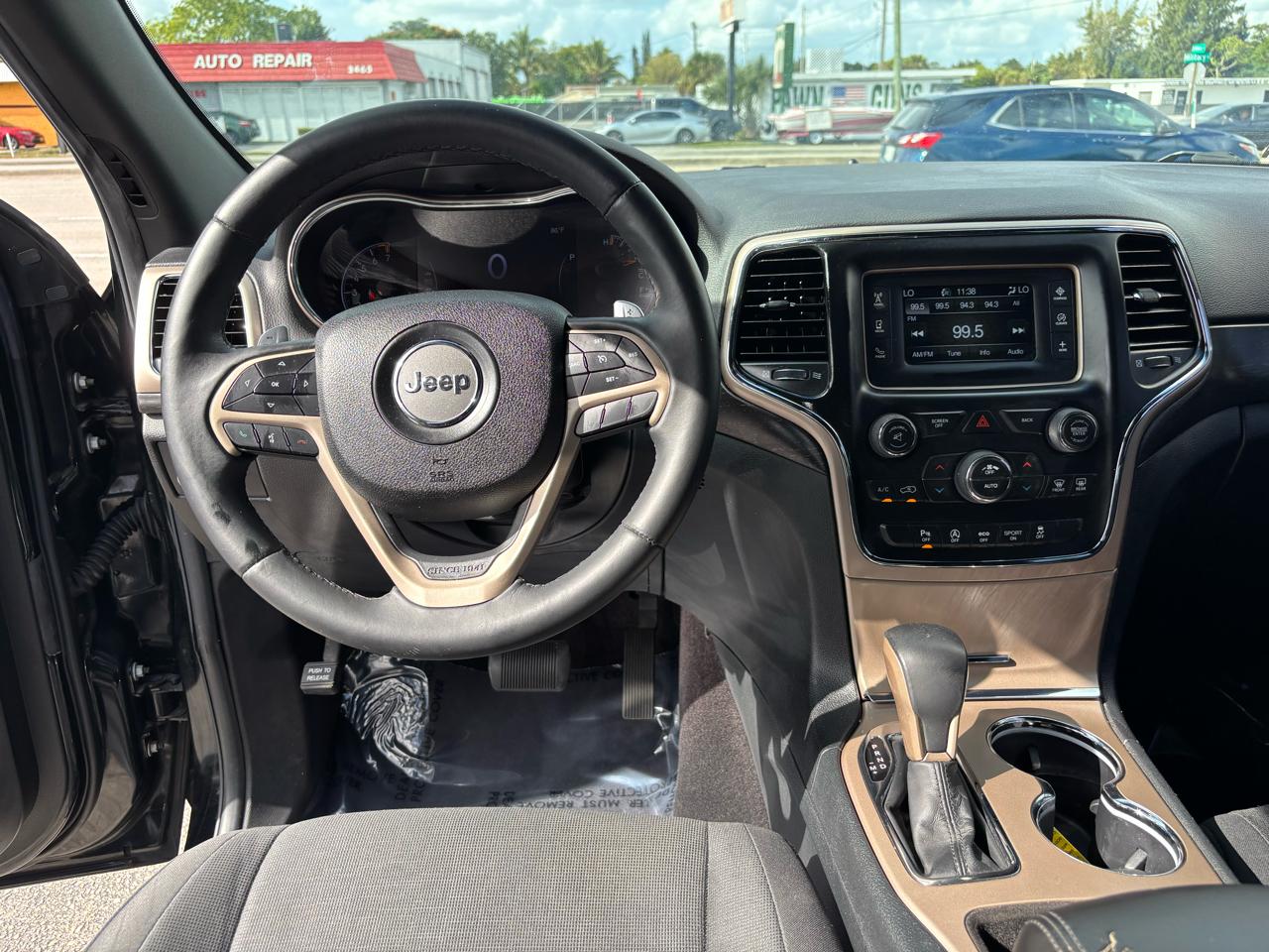 Jeep Grand Cherokee Laredo 2WD 2017