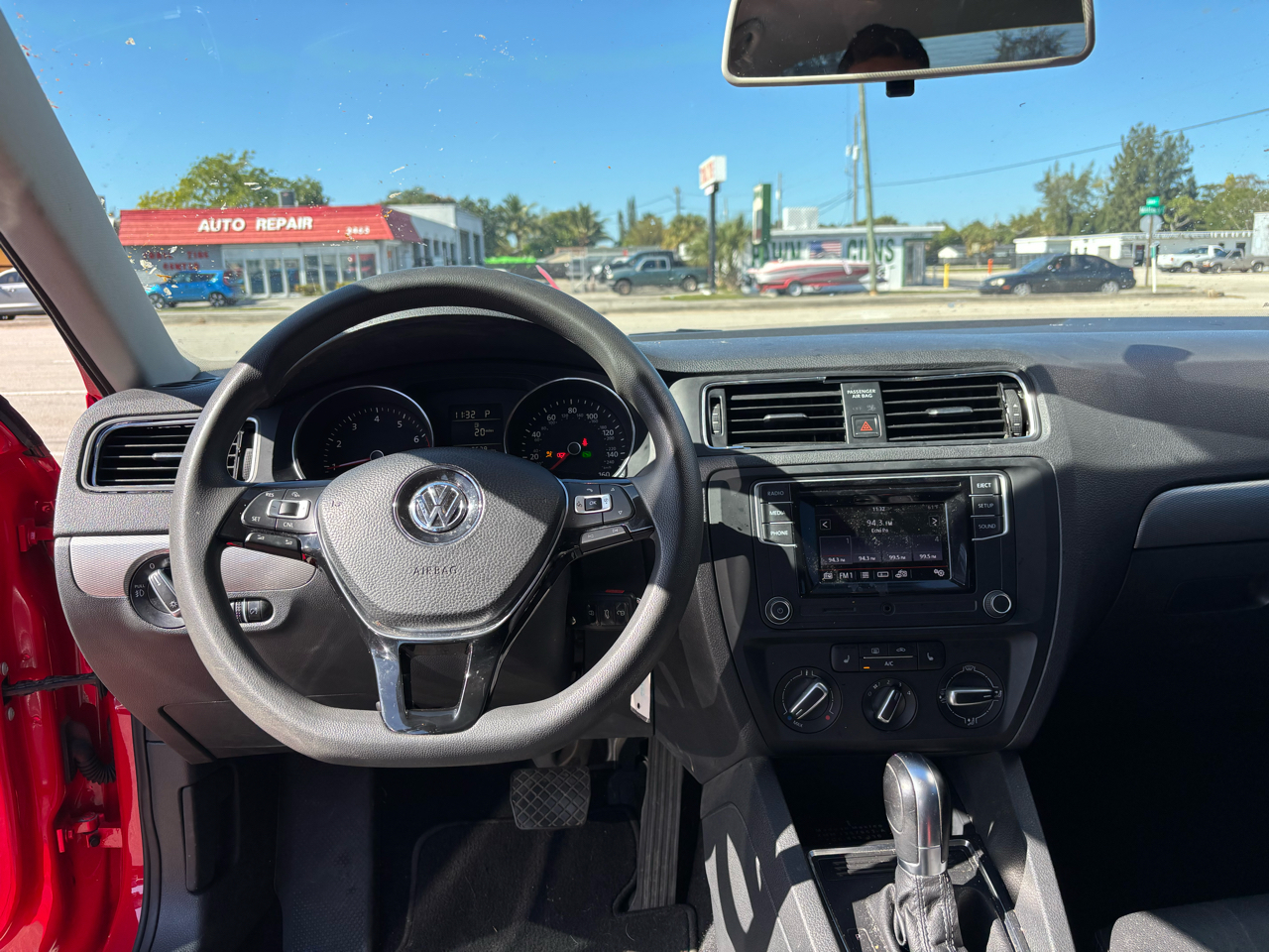 Volkswagen Jetta 1.4T SE 6A 2018