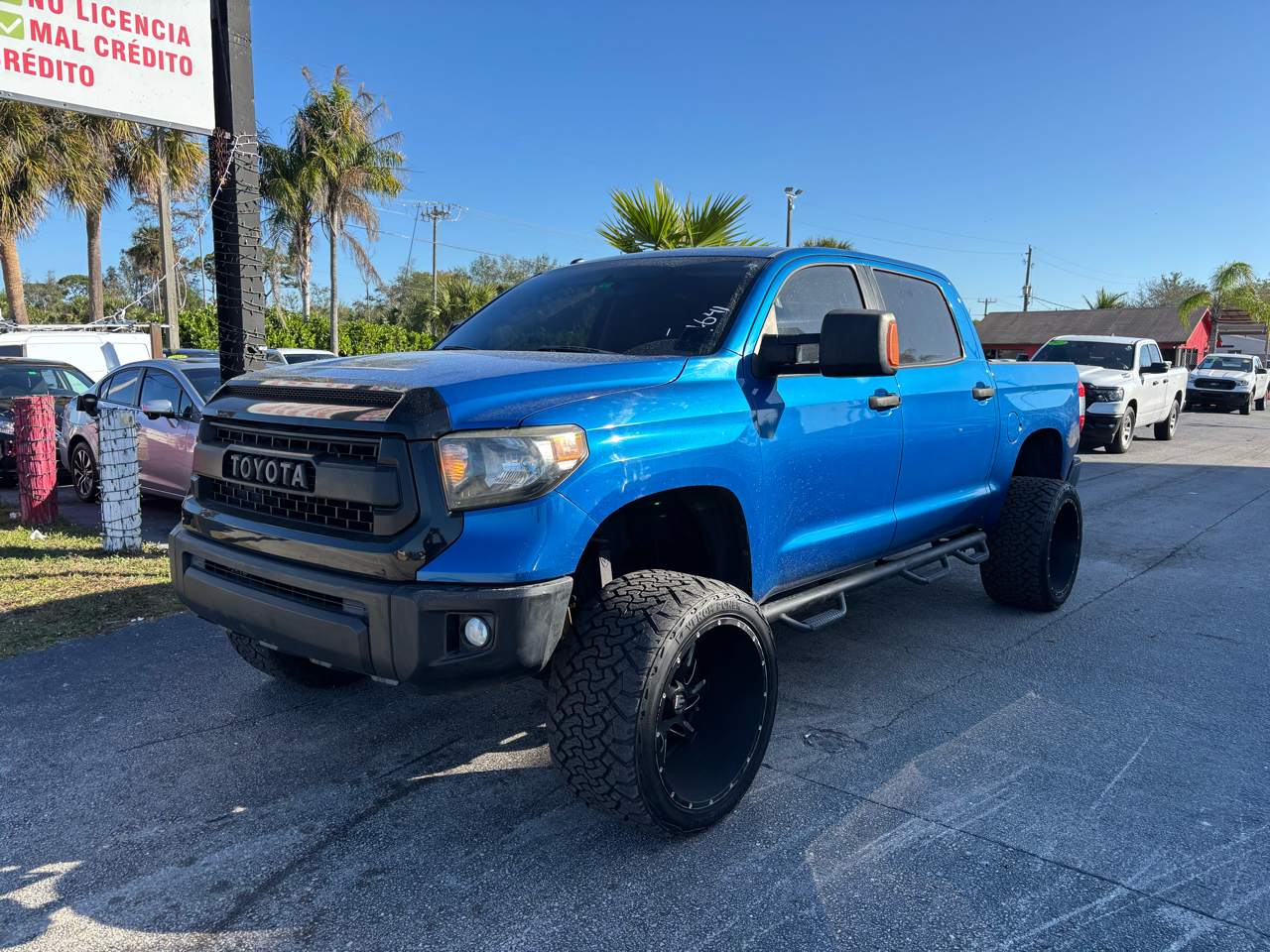 2016 Toyota Tundra SR5 5.7L V8 FFV CrewMax 2WD