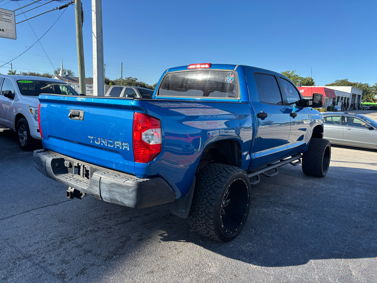 Toyota Tundra SR5 5.7L V8 FFV CrewMax 2WD 2016