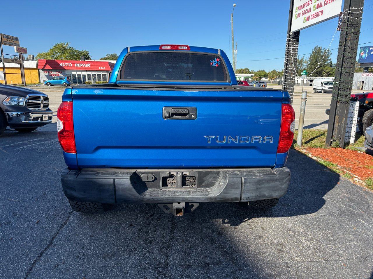 Toyota Tundra SR5 5.7L V8 FFV CrewMax 2WD 2016