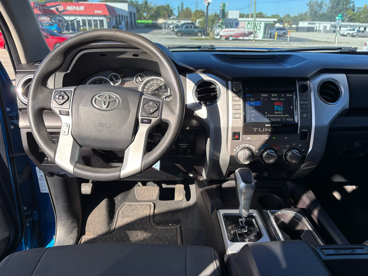 Toyota Tundra SR5 5.7L V8 FFV CrewMax 2WD 2016