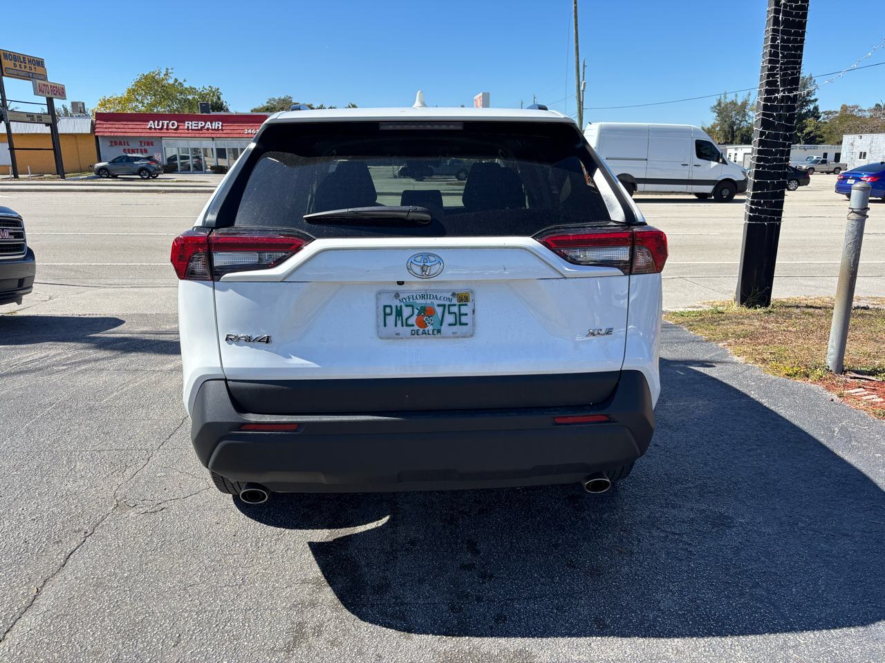 Toyota RAV4 XLE 2025