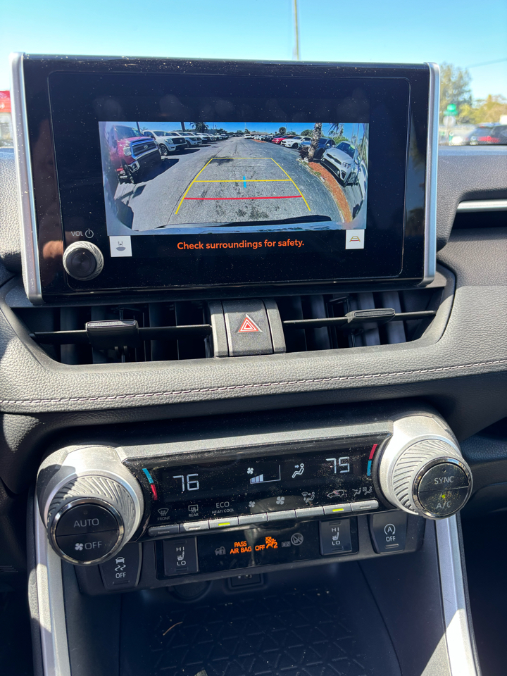 Toyota RAV4 XLE 2025