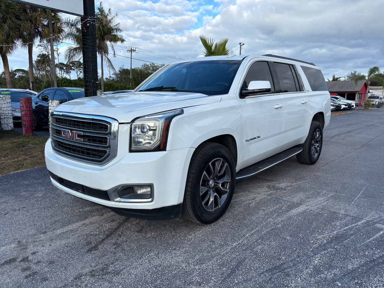 GMC Yukon XL SLE 2WD 2017