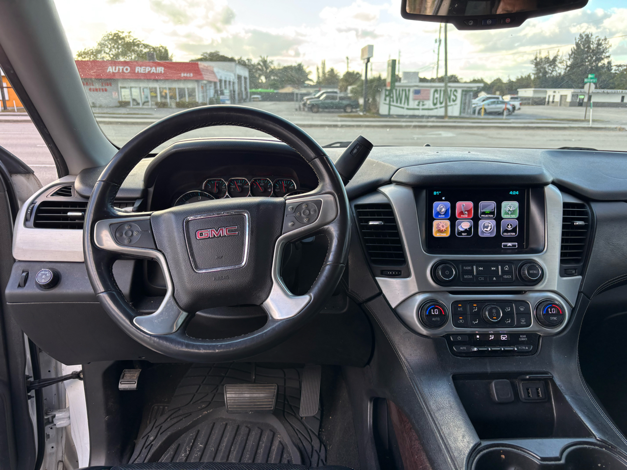 GMC Yukon XL SLE 2WD 2017