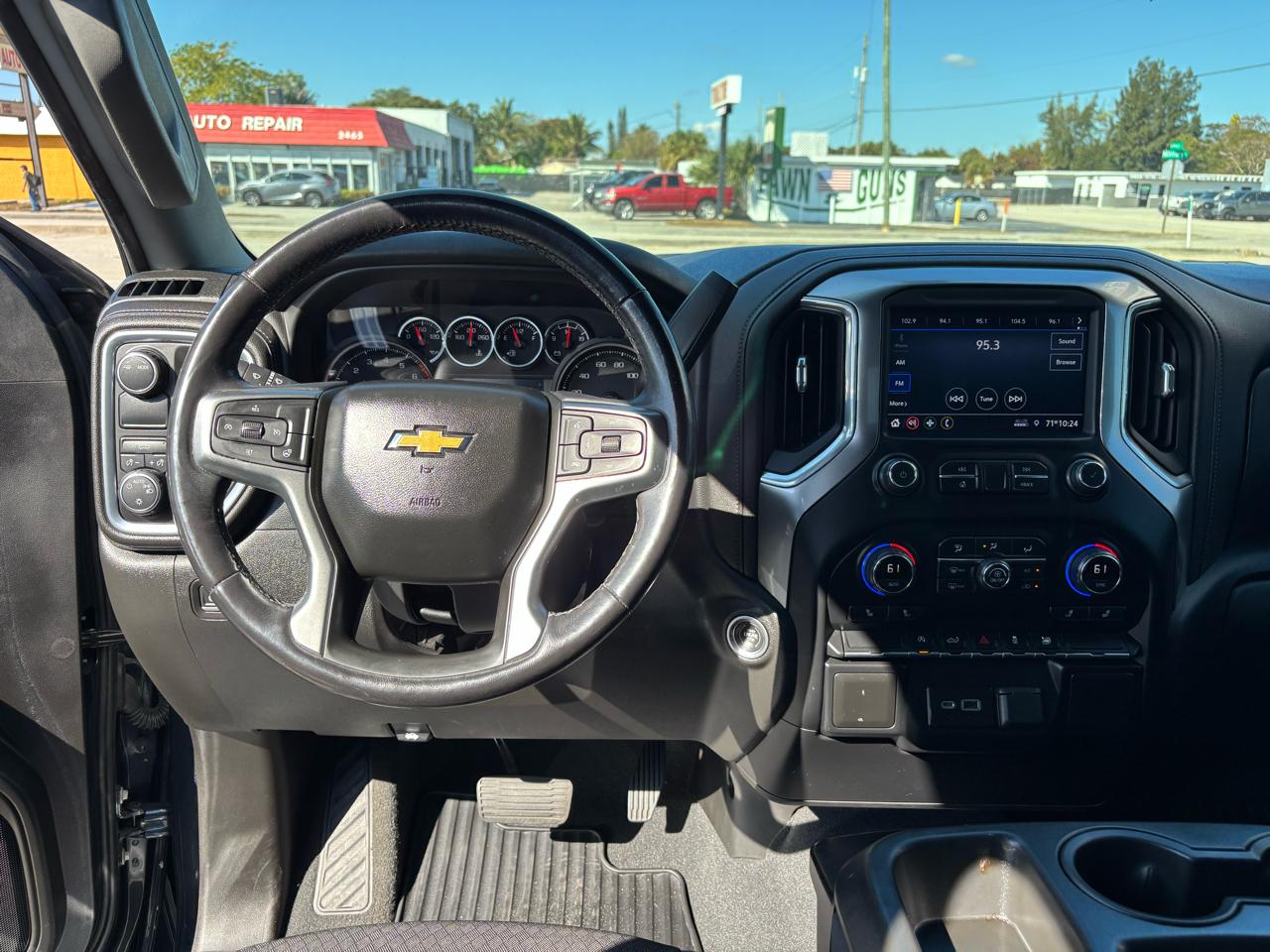Chevrolet Silverado 1500 LT Crew Cab 2WD 2021