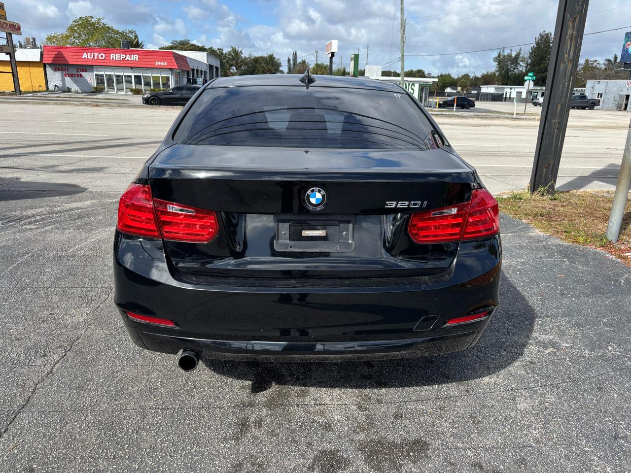 BMW 3-Series 320i Sedan 2015