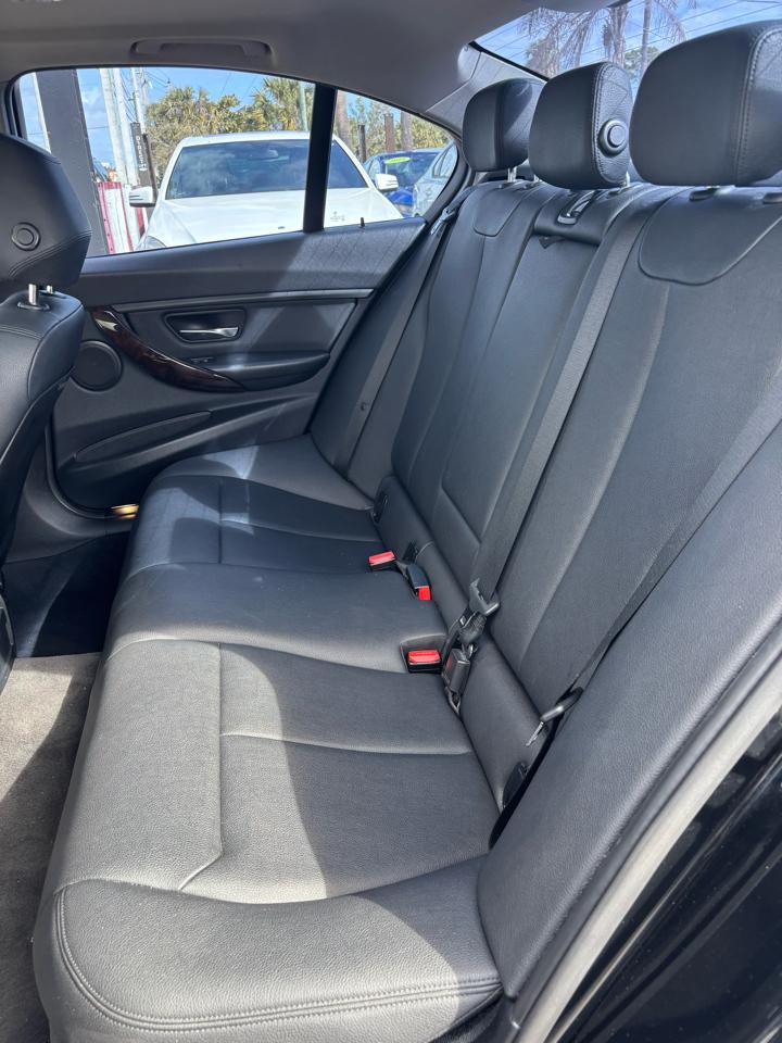 BMW 3-Series 320i Sedan 2015