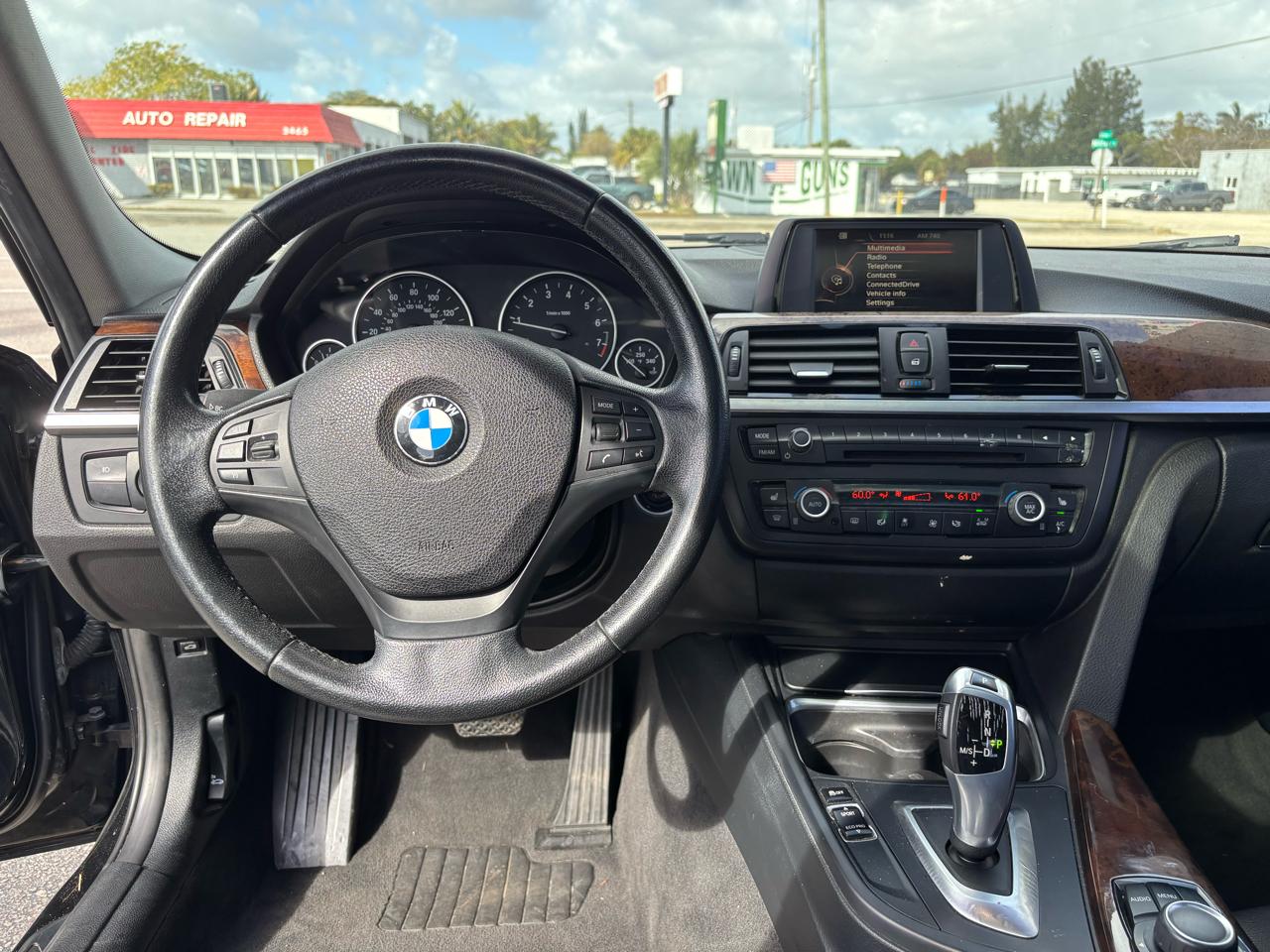 BMW 3-Series 320i Sedan 2015