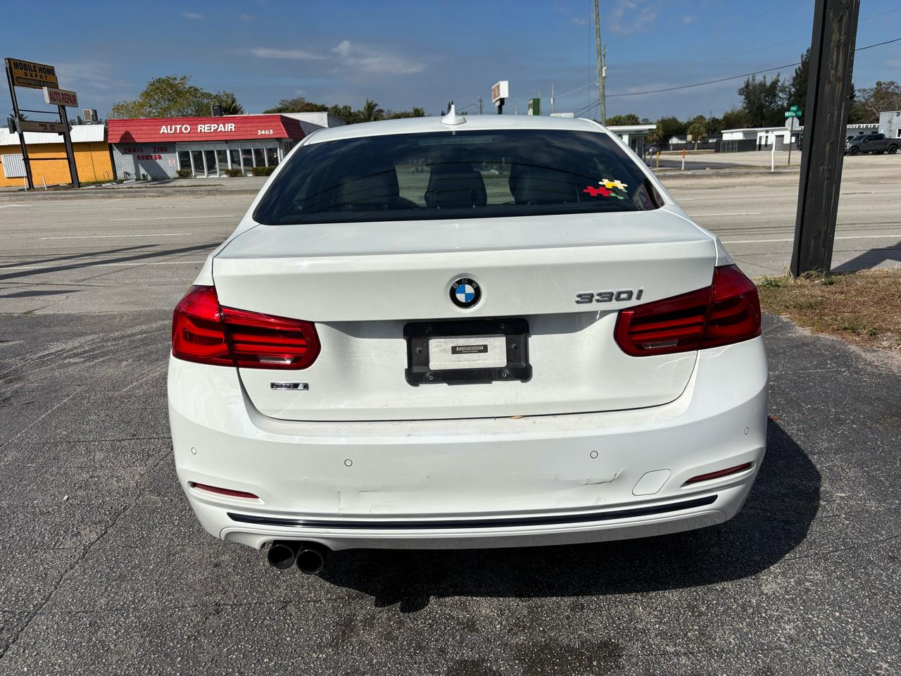 BMW 3-Series 330i SULEV Sedan 2017