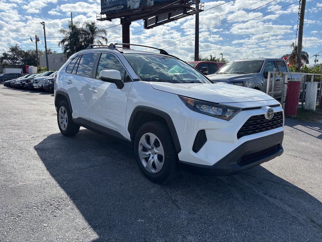 Toyota RAV4 LE 2020