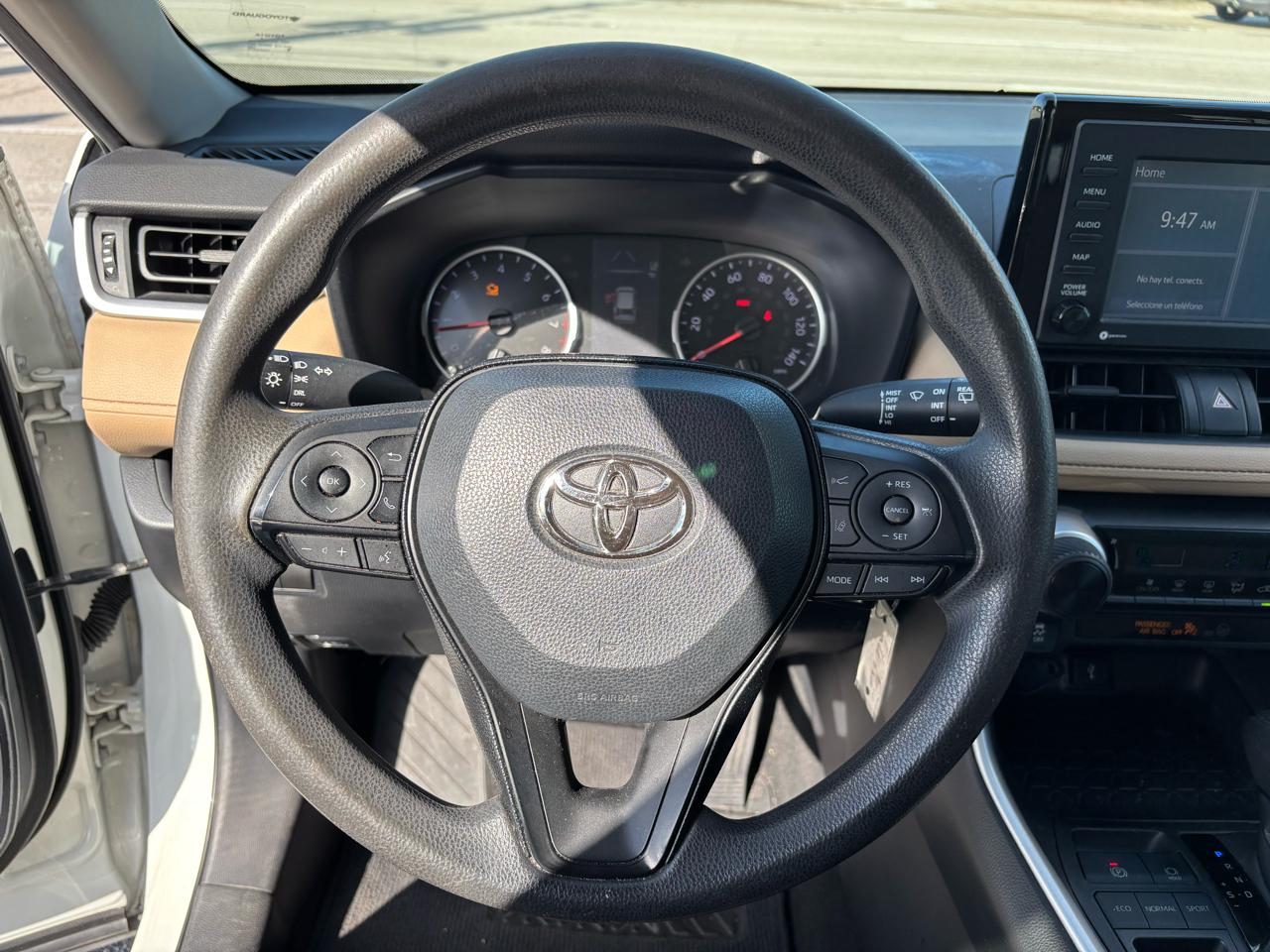 Toyota RAV4 LE 2020