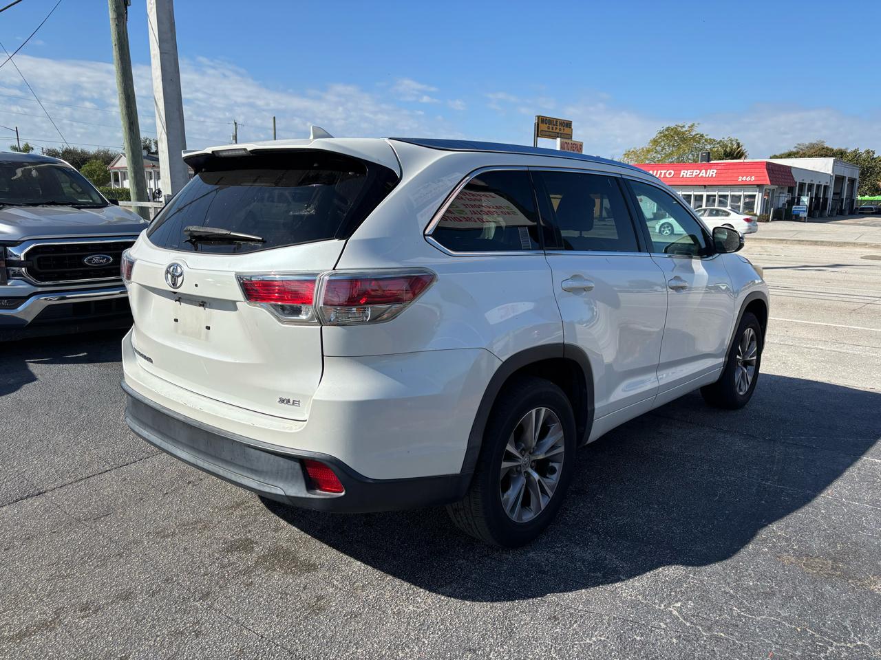 Toyota Highlander XLE FWD V6 2015