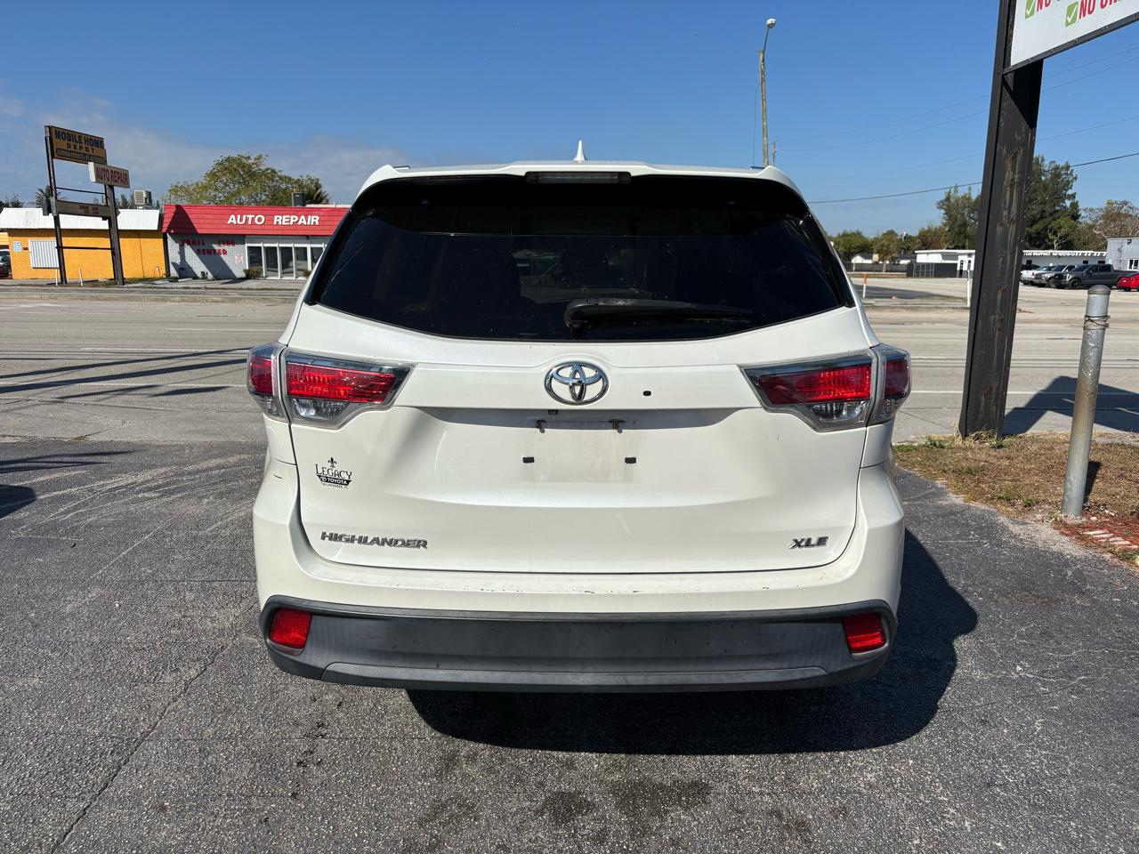 Toyota Highlander XLE FWD V6 2015