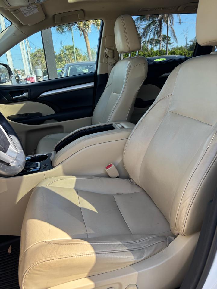 Toyota Highlander XLE FWD V6 2015