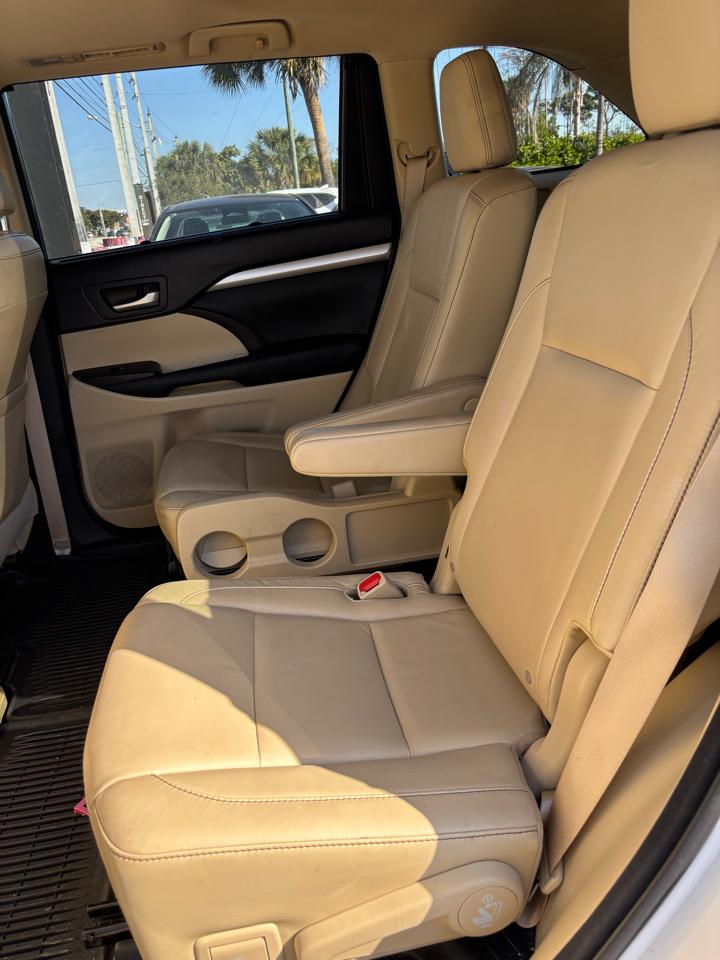 Toyota Highlander XLE FWD V6 2015