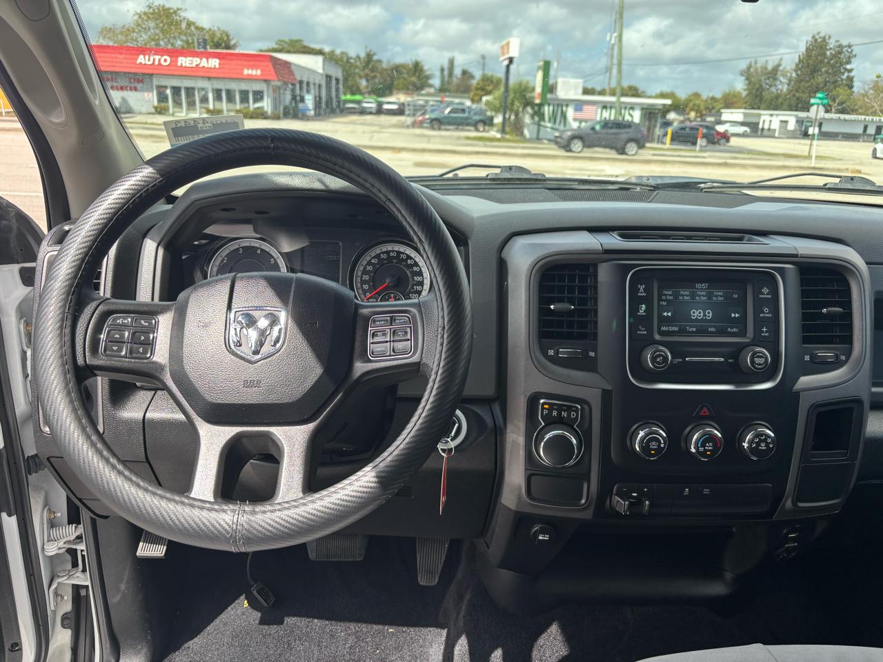 RAM 1500 Classic Tradesman Crew Cab SWB 2WD 2020