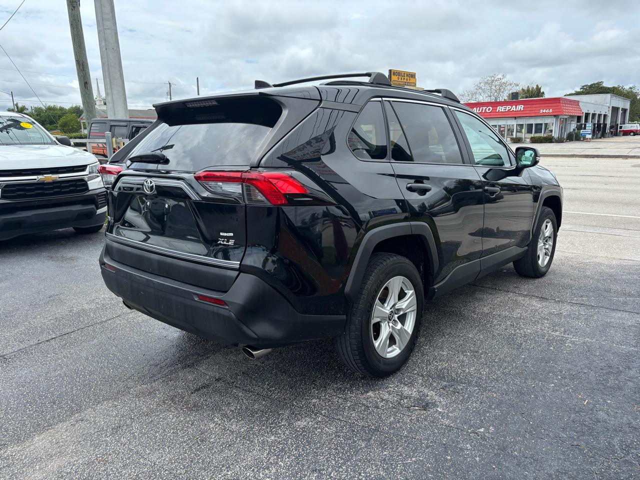 Toyota RAV4 XLE 2021