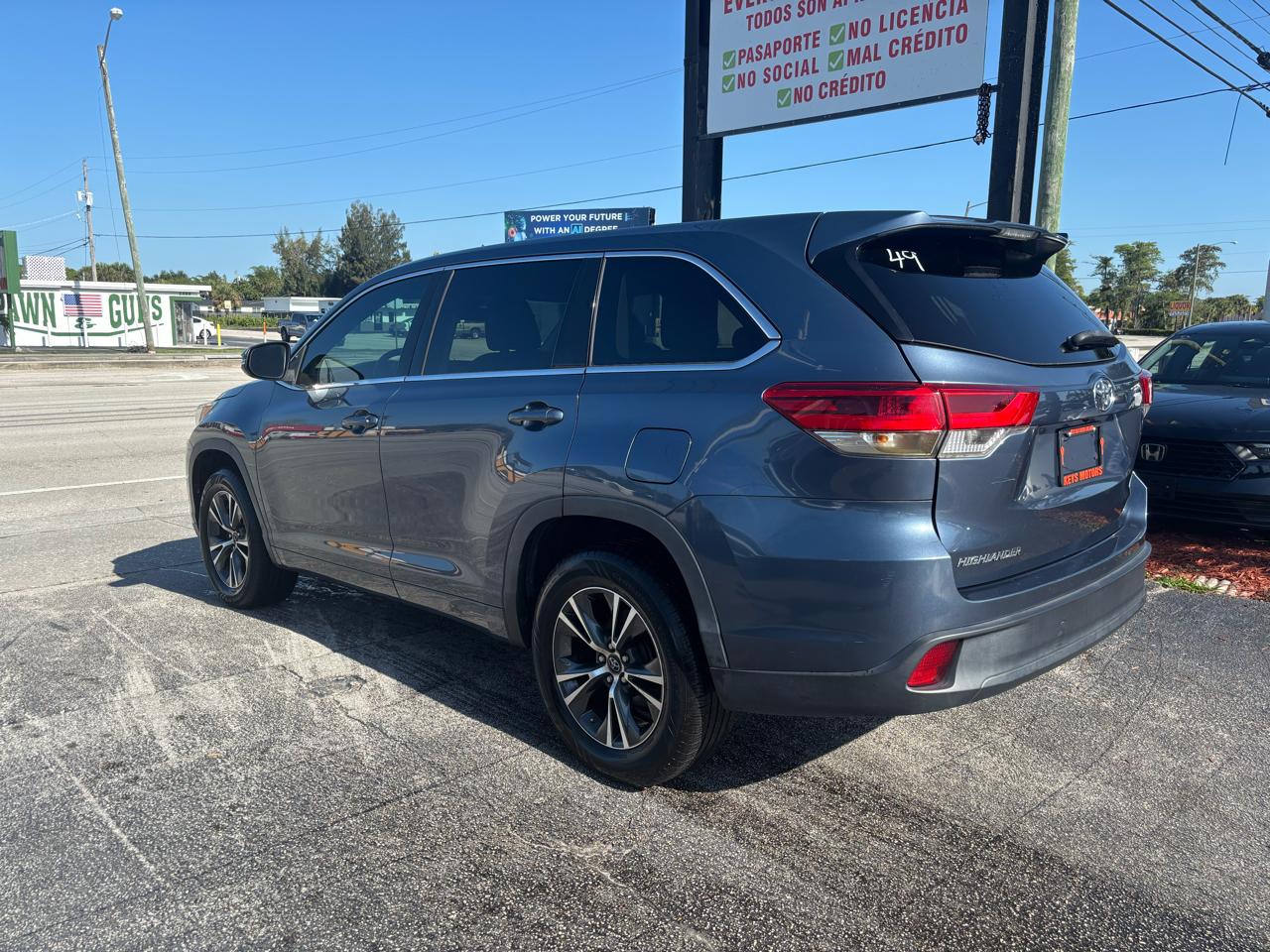 Toyota Highlander LE FWD I4 2017