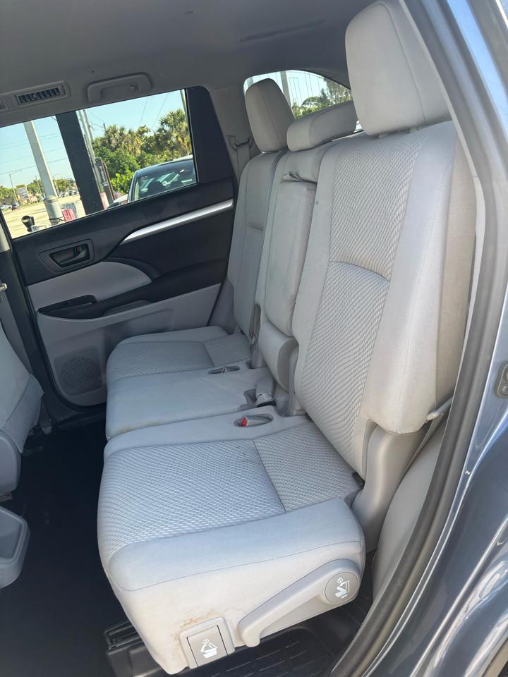 Toyota Highlander LE FWD I4 2017