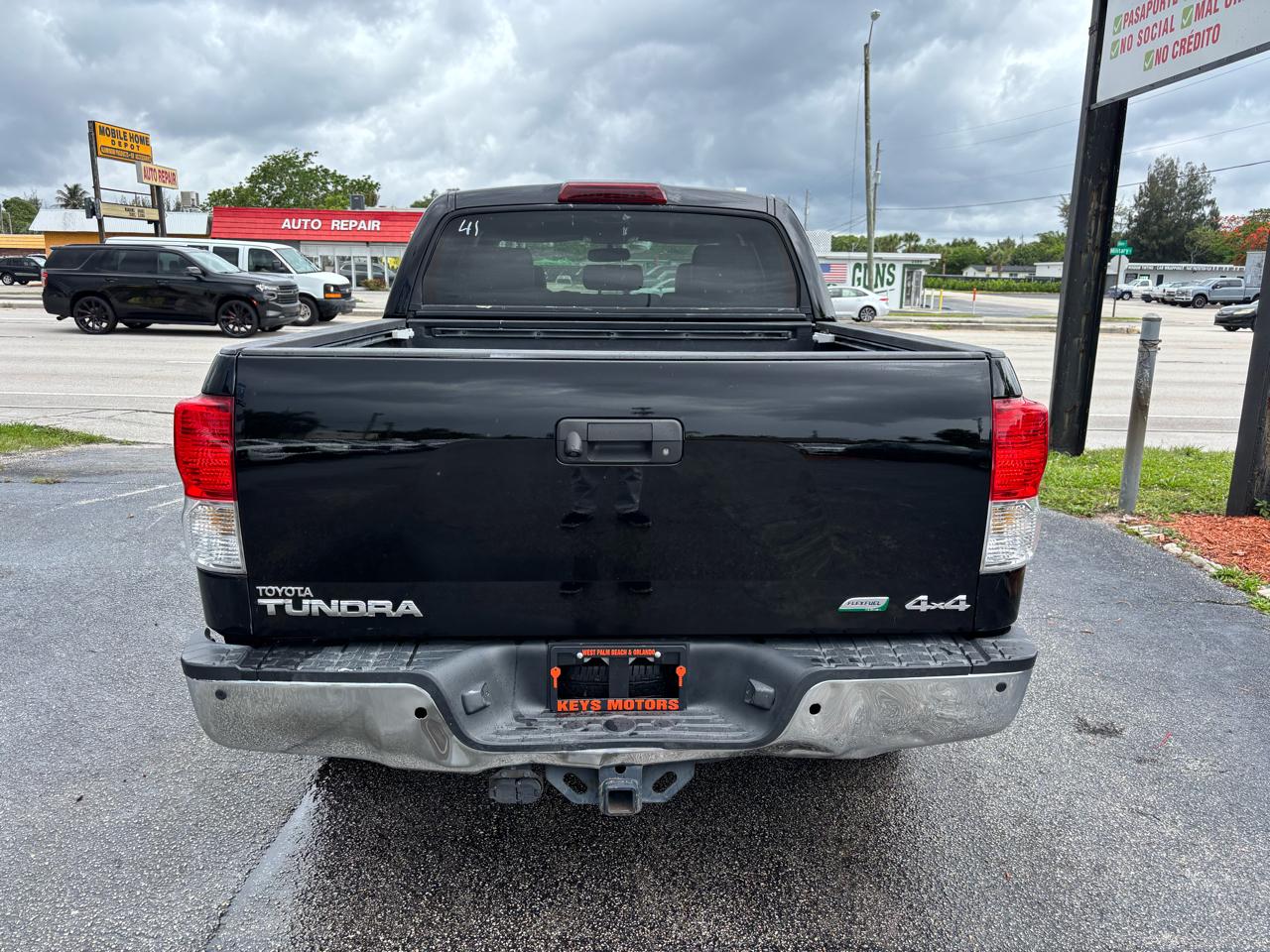 Toyota Tundra Limited 5.7L FFV CrewMax 4WD 2010