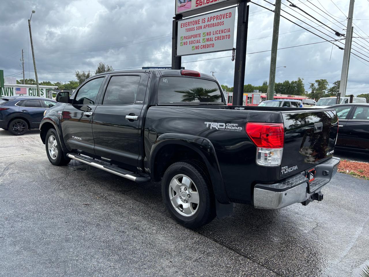 Toyota Tundra Limited 5.7L FFV CrewMax 4WD 2010